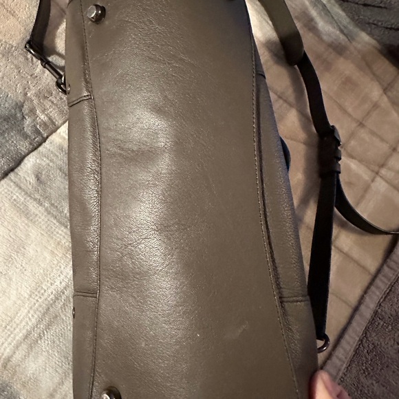 Coach purse. Great condition - Picture 3 of 11